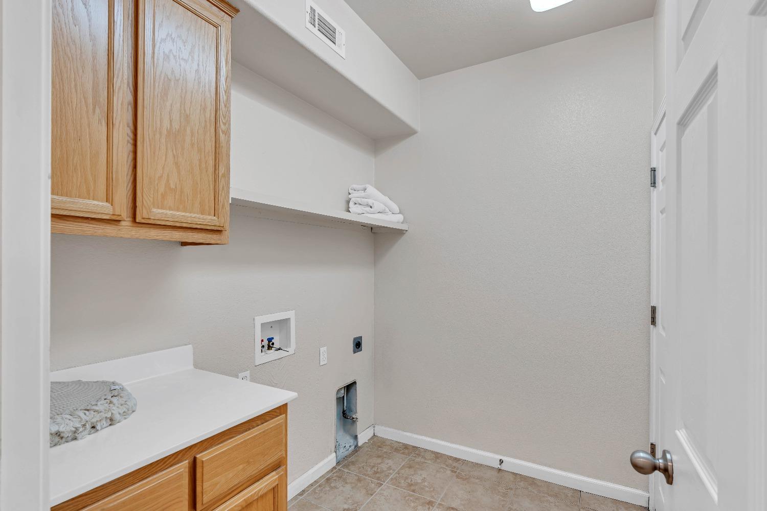 Detail Gallery Image 30 of 36 For 3819 Escena Ct, Turlock,  CA 95382 - 5 Beds | 3 Baths