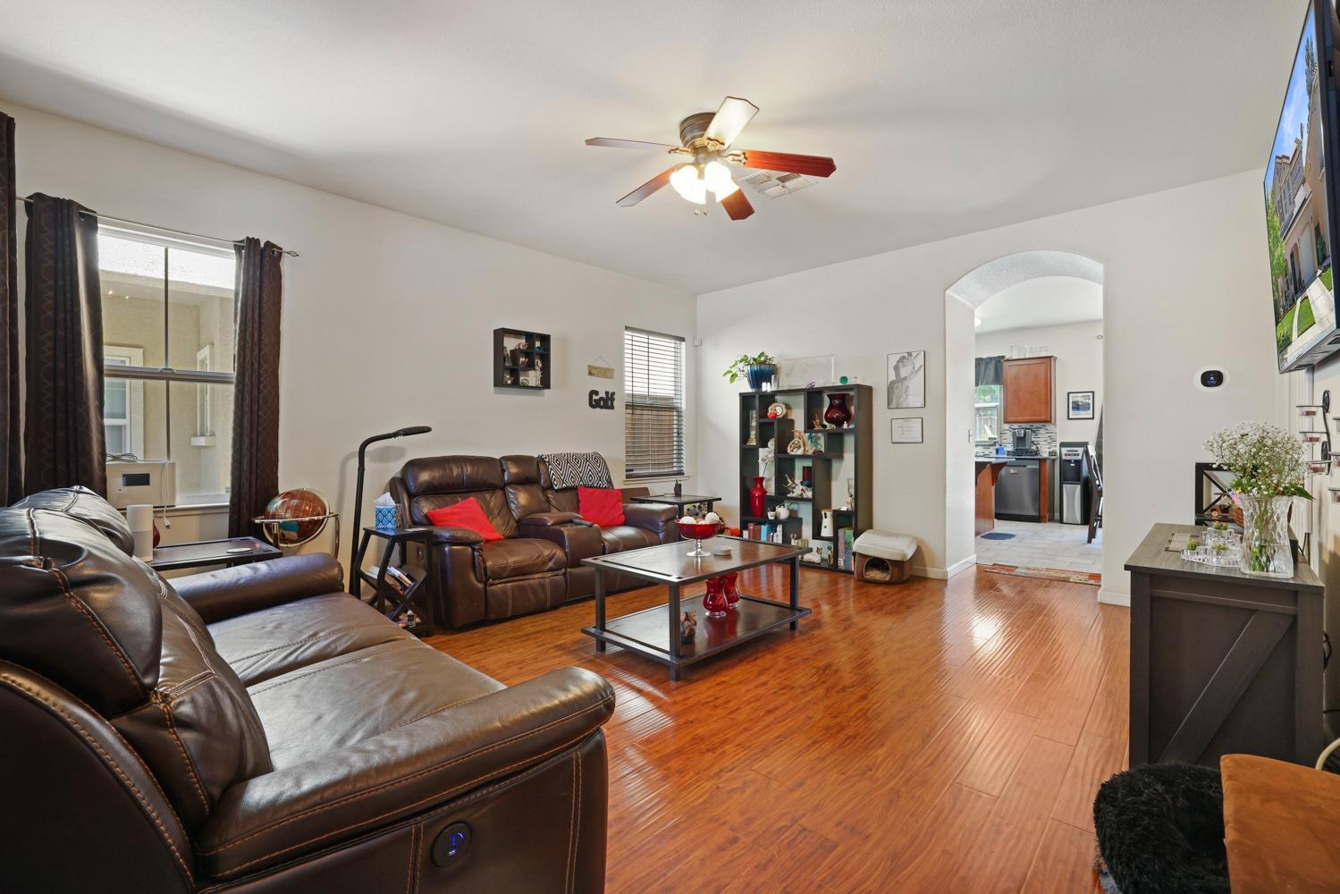 Detail Gallery Image 5 of 28 For 10680 Sellers Cir, Stockton,  CA 95209 - 3 Beds | 2/1 Baths