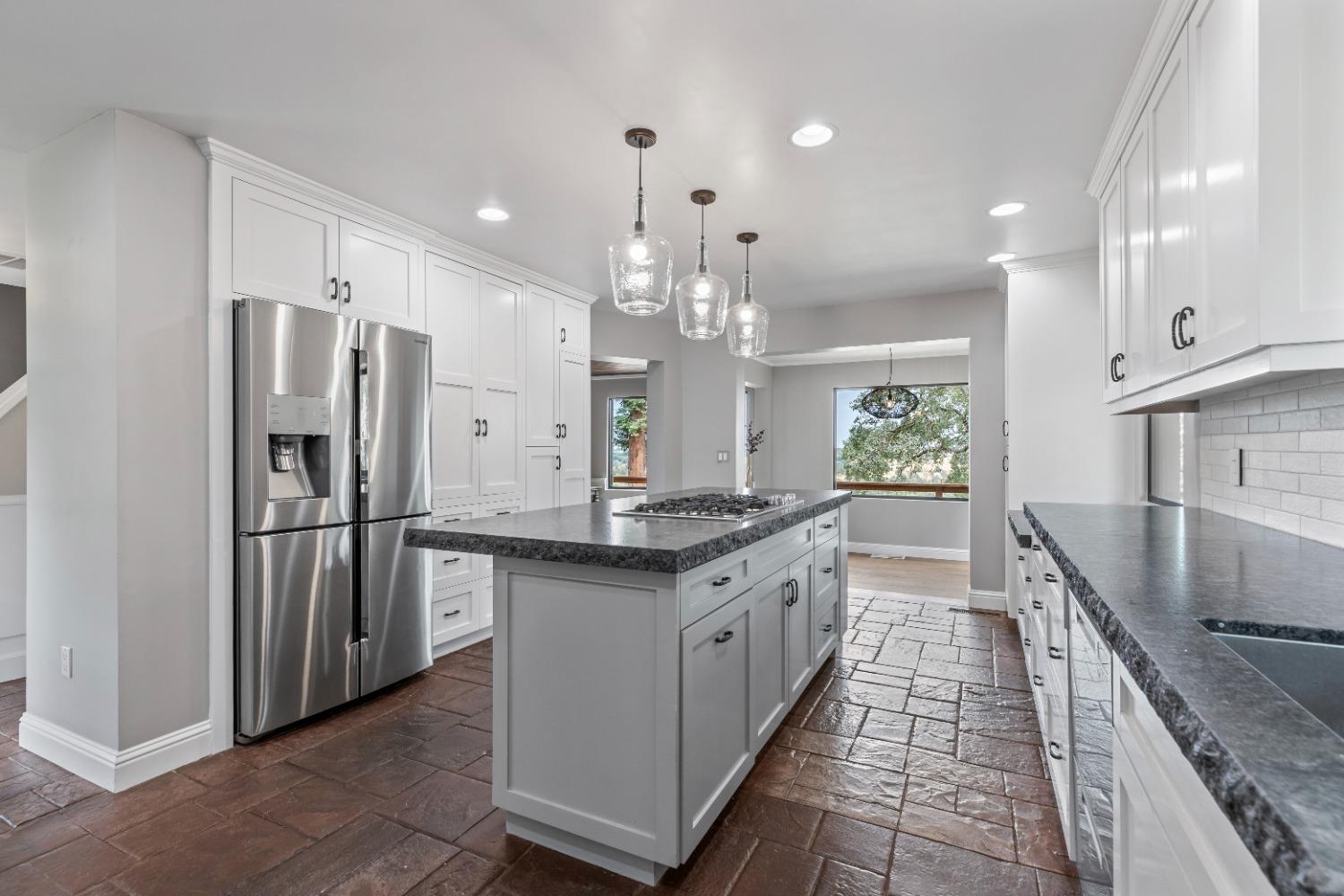 Detail Gallery Image 22 of 55 For 10008 River Oak Cir, Oakdale,  CA 95361 - 5 Beds | 3/1 Baths