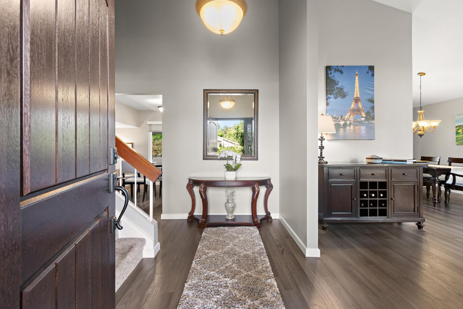 Detail Gallery Image 4 of 56 For 19 Green Mist Ct, Sacramento,  CA 95831 - 4 Beds | 3 Baths