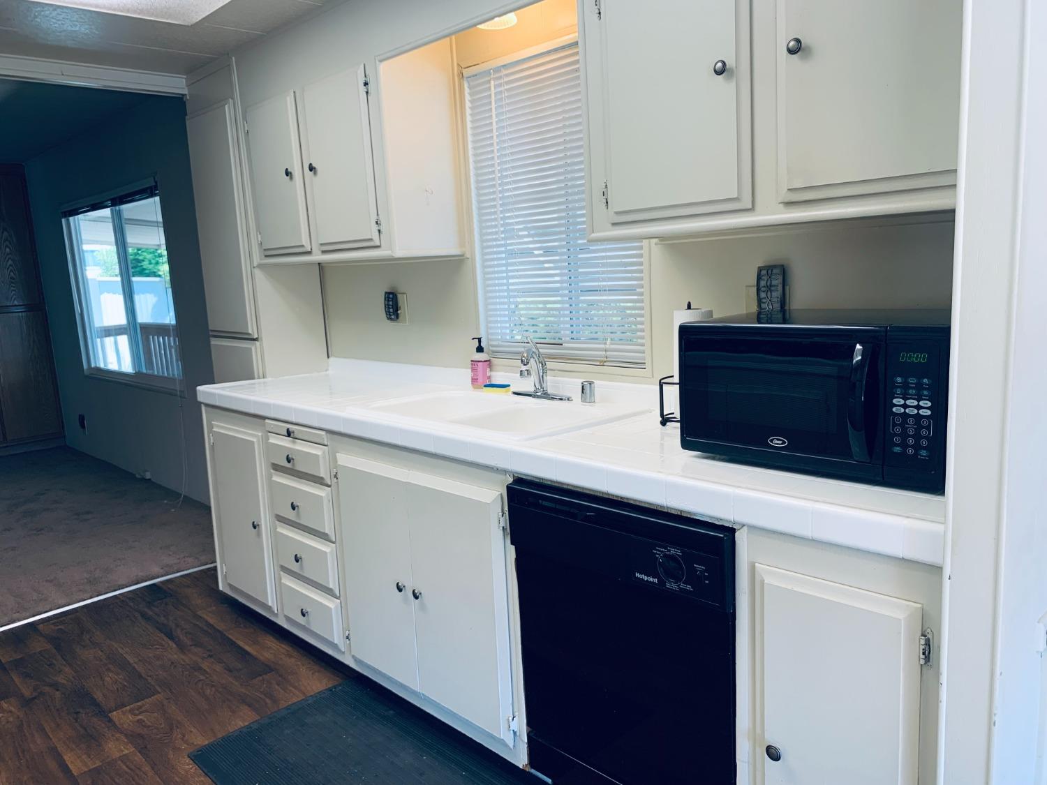 Detail Gallery Image 33 of 54 For 8181 Folsom Blvd 30, Sacramento,  CA 95826 - 2 Beds | 2 Baths