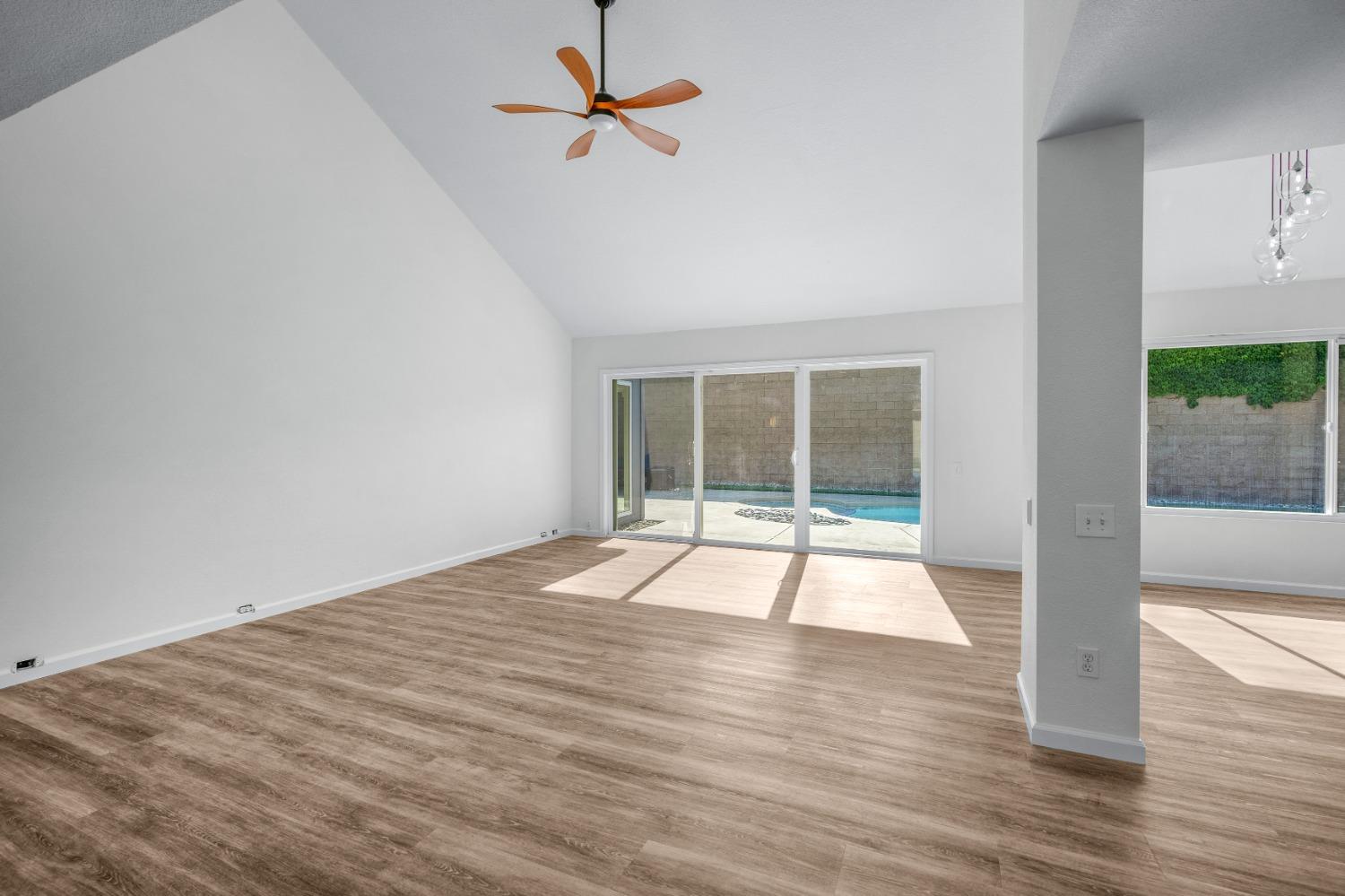 Detail Gallery Image 6 of 50 For 8907 Quail Hill Way, Fair Oaks,  CA 95628 - 3 Beds | 2 Baths