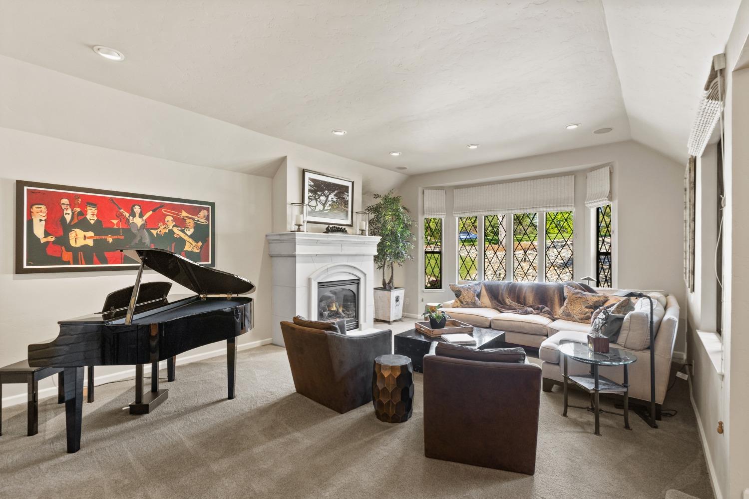 Detail Gallery Image 10 of 99 For 4010 Pretense Ct, Fair Oaks,  CA 95628 - 3 Beds | 3/1 Baths