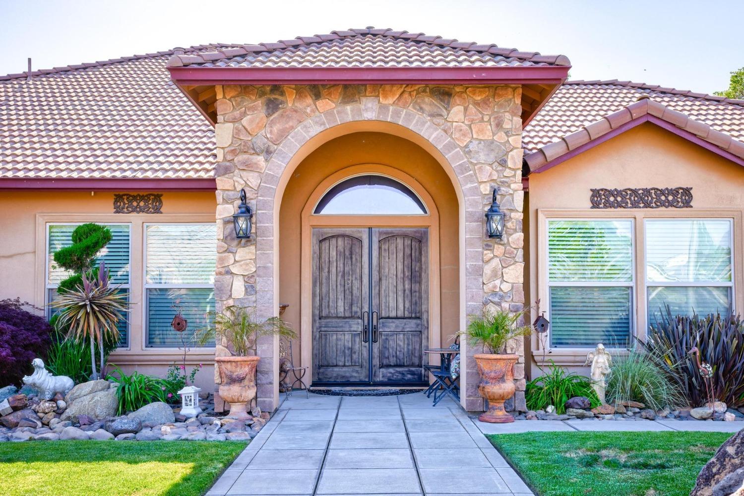 Detail Gallery Image 20 of 93 For 10717 Goldsborough Cir, Oakdale,  CA 95361 - 5 Beds | 5 Baths