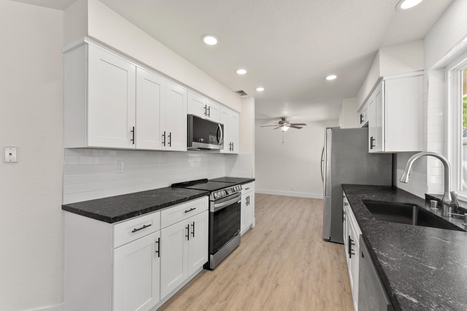 Detail Gallery Image 23 of 65 For 8340 Cypress Lake Ct, Antelope,  CA 95843 - 4 Beds | 2/1 Baths