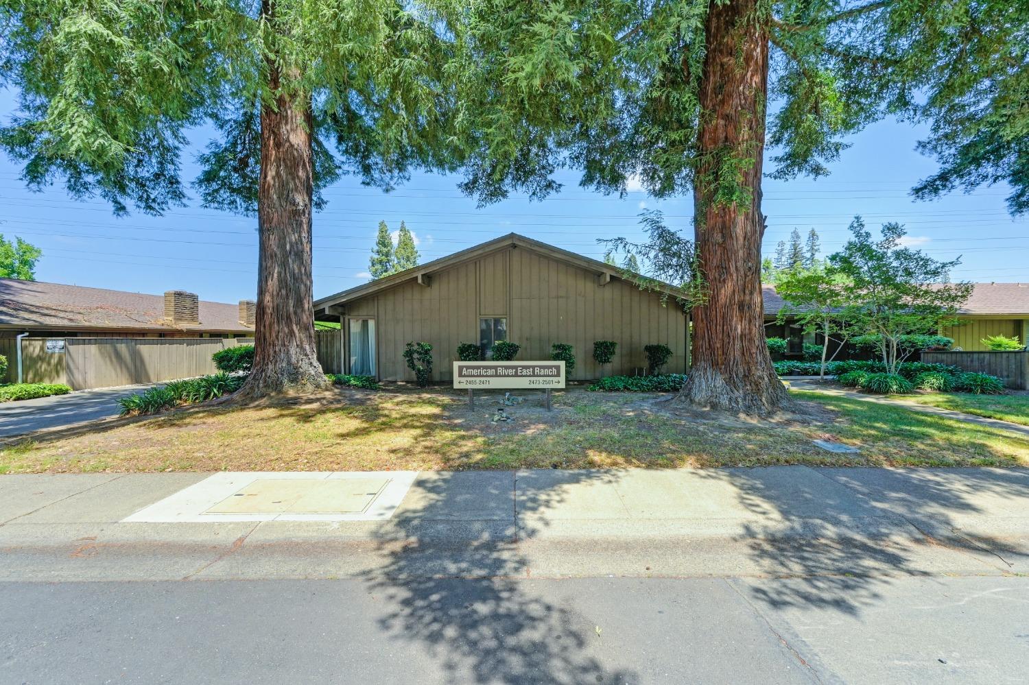Detail Gallery Image 3 of 61 For 2473 American River Dr, Sacramento,  CA 95825 - – Beds | – Baths