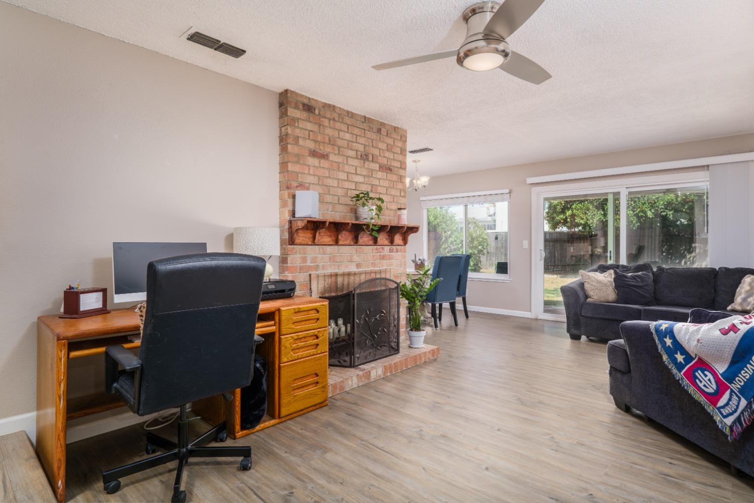 Detail Gallery Image 17 of 35 For 3121 Huntsman Dr, Sacramento,  CA 95826 - 3 Beds | 2 Baths