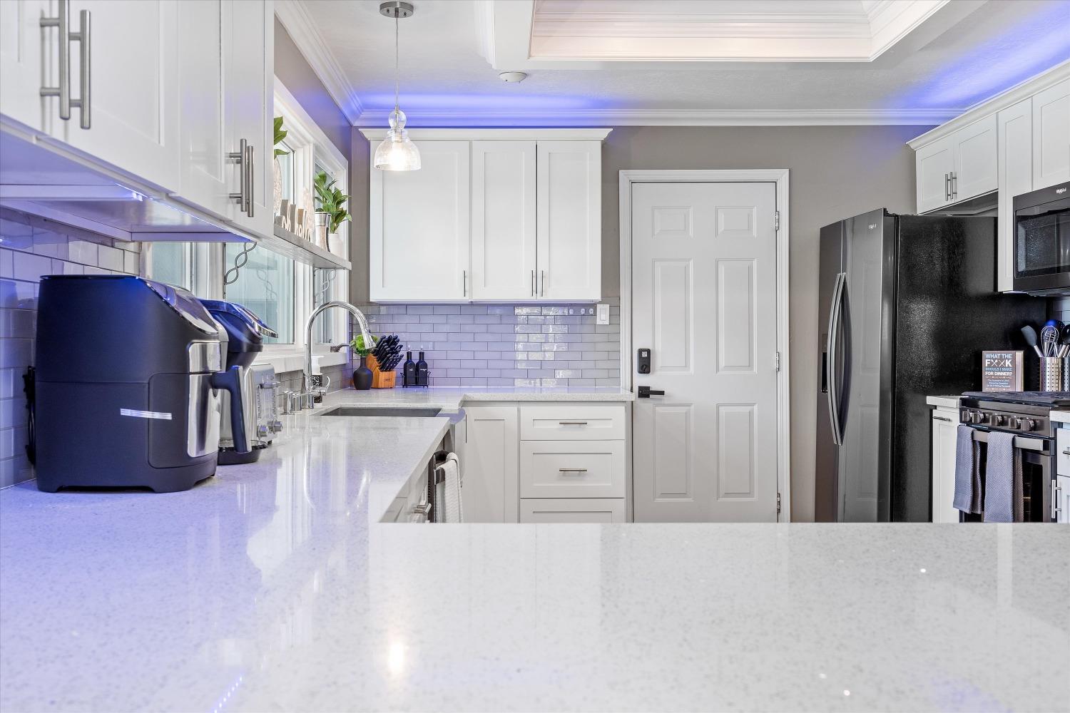 Detail Gallery Image 13 of 44 For 8175 Waikiki Dr, Fair Oaks,  CA 95628 - 4 Beds | 2 Baths