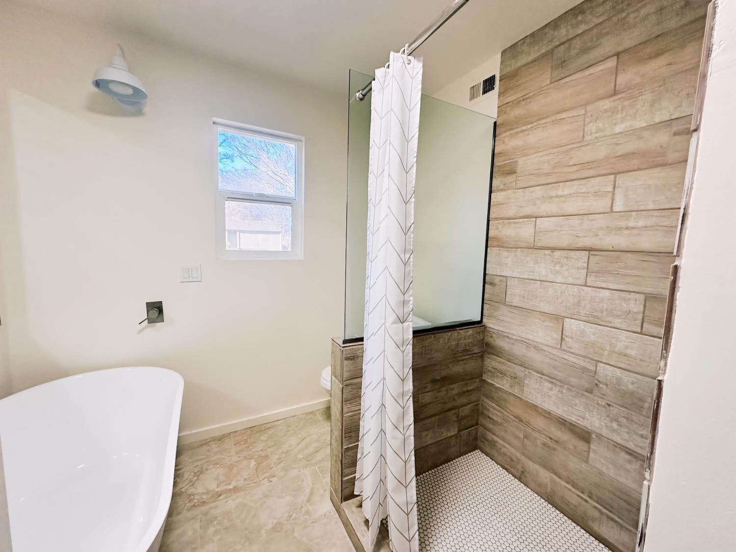 Photo #15: 225057588 Listing: Photo #15