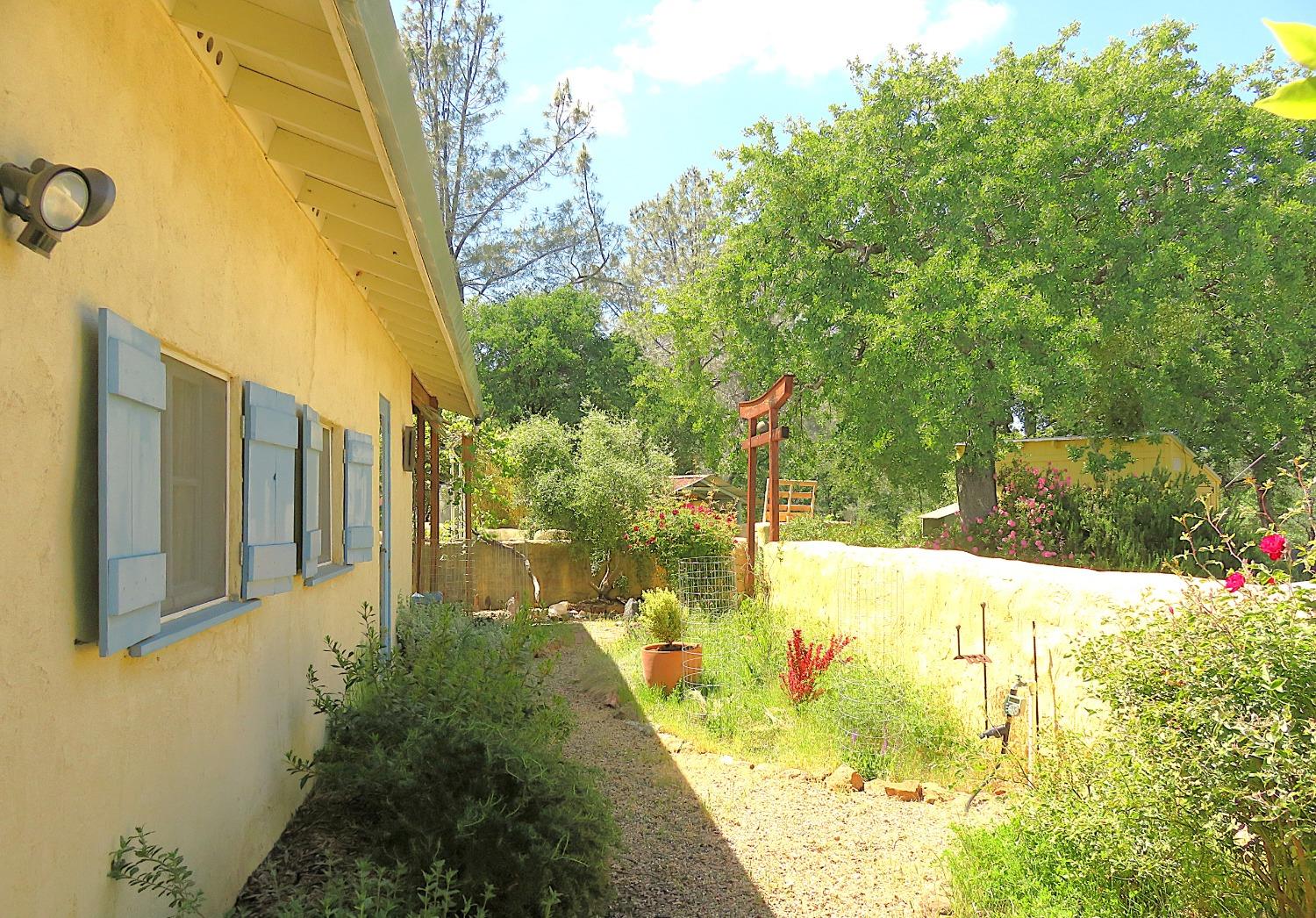 Detail Gallery Image 6 of 98 For 3528 Appaloosa Way, Angels Camp,  CA 95222 - 3 Beds | 2 Baths