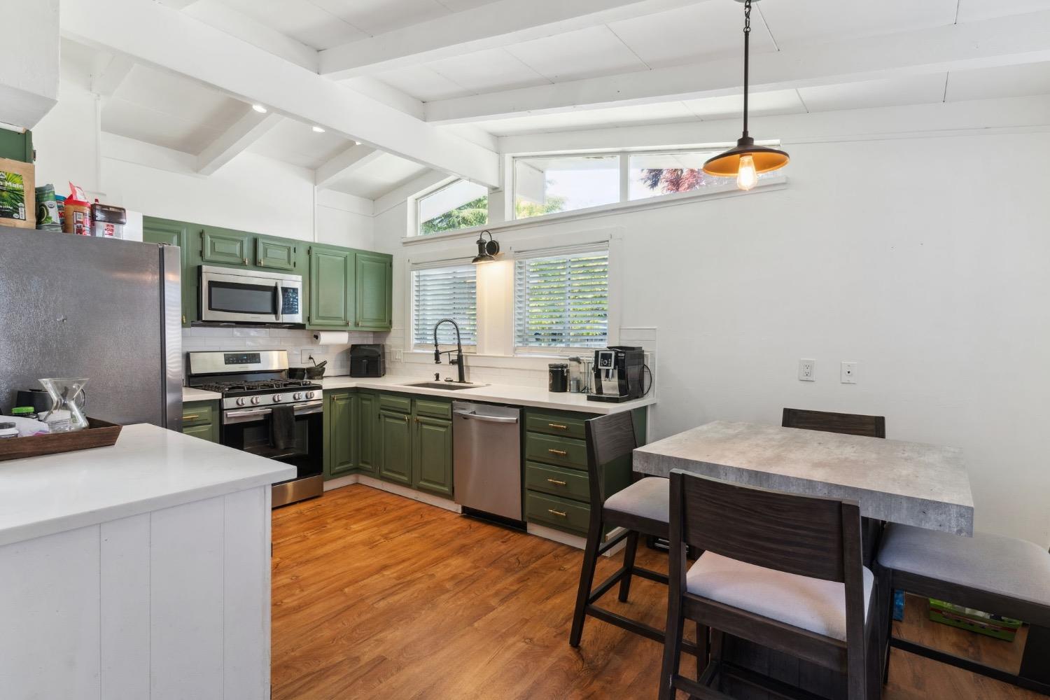 Detail Gallery Image 17 of 41 For 605 W Hampton Dr, Roseville,  CA 95678 - 4 Beds | 2 Baths