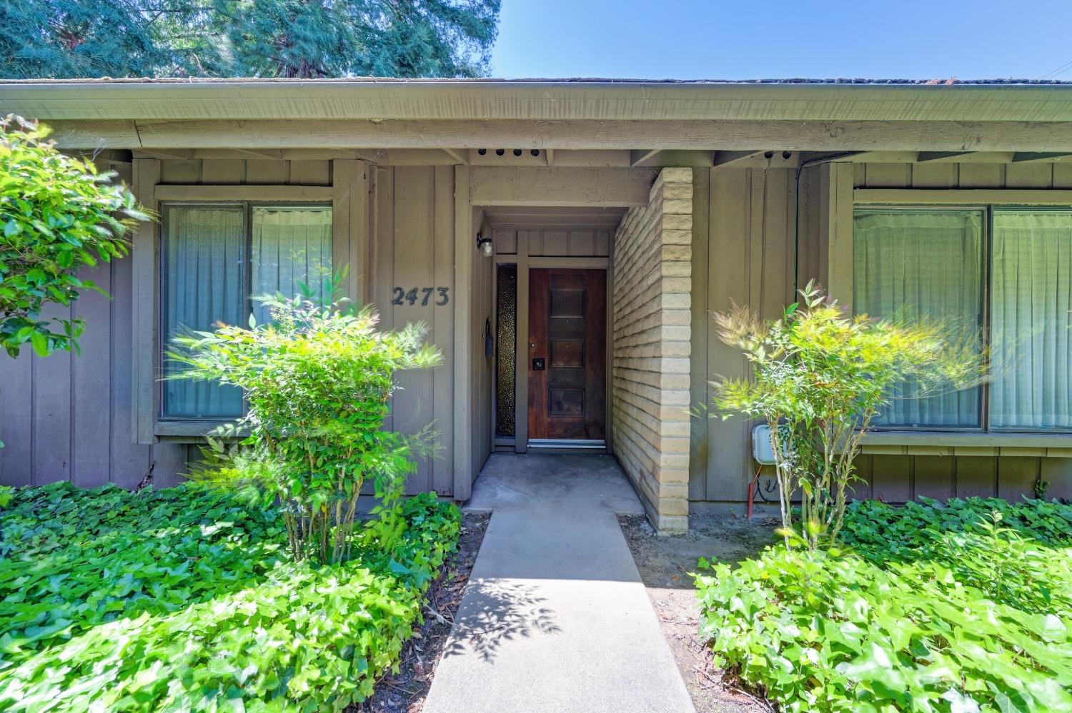 Detail Gallery Image 10 of 61 For 2473 American River Dr, Sacramento,  CA 95825 - – Beds | – Baths