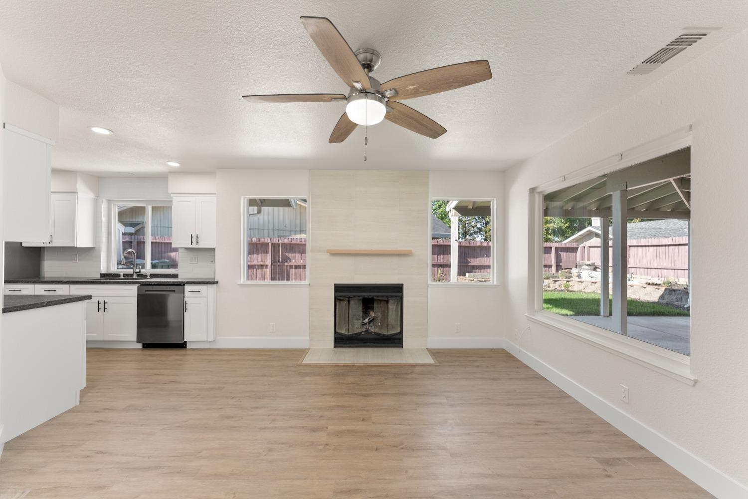 Detail Gallery Image 18 of 65 For 8340 Cypress Lake Ct, Antelope,  CA 95843 - 4 Beds | 2/1 Baths