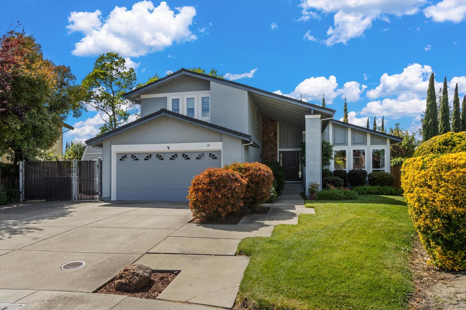 Detail Gallery Image 51 of 56 For 19 Green Mist Ct, Sacramento,  CA 95831 - 4 Beds | 3 Baths