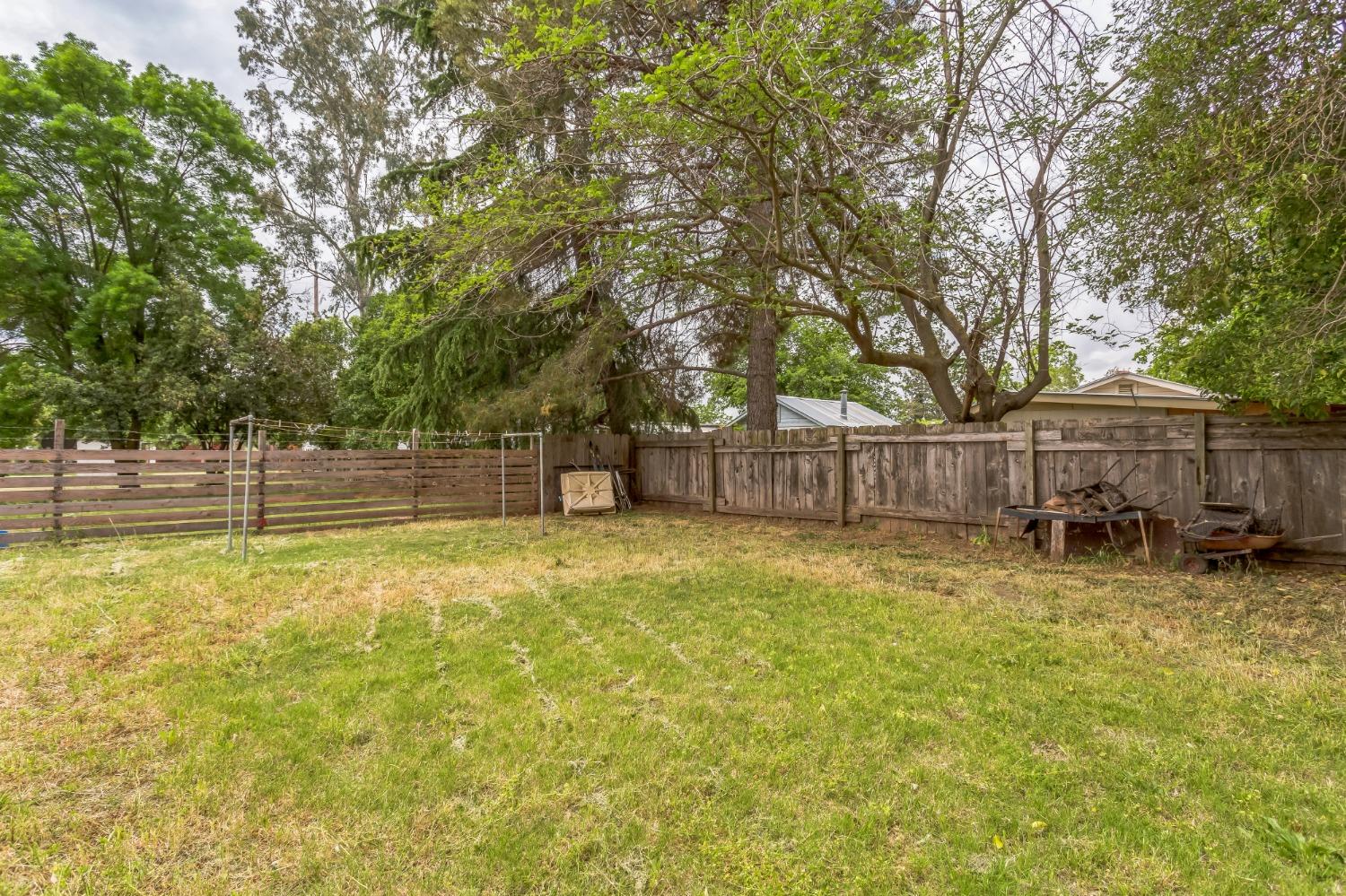 Sherwood Boulevard, Los Molinos, California image 3