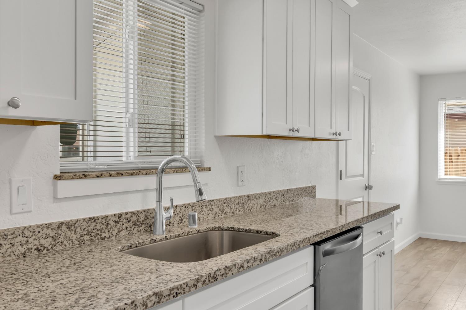 Detail Gallery Image 17 of 56 For 5418 Canfield Ave, Carmichael,  CA 95608 - 3 Beds | 2 Baths