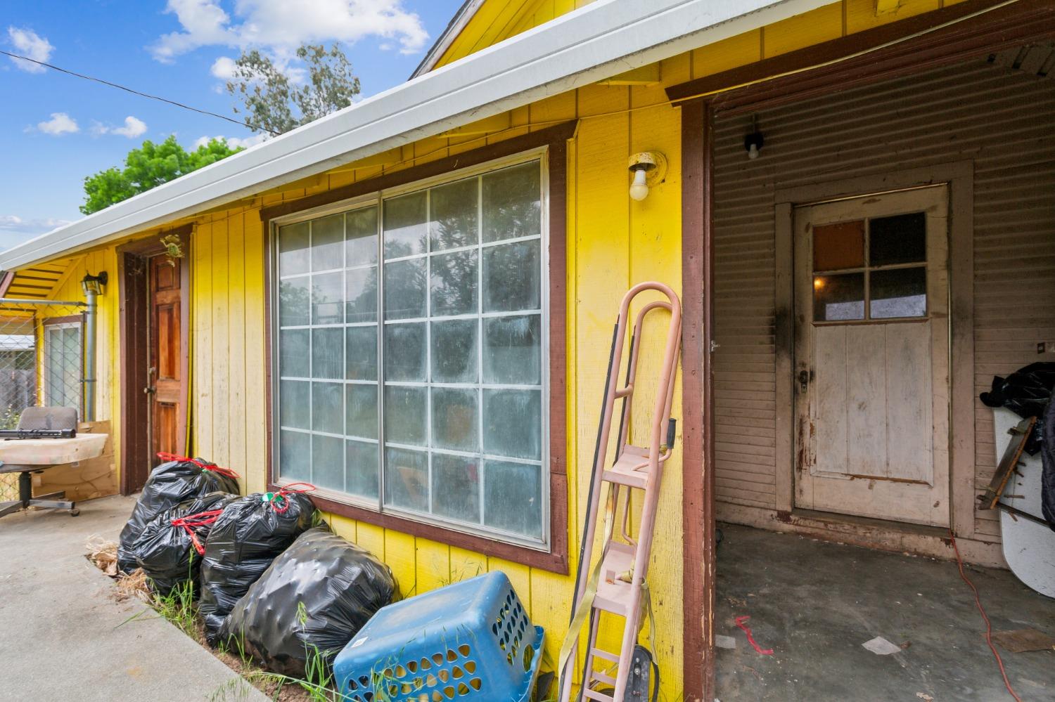 Sherwood Boulevard, Los Molinos, California image 8