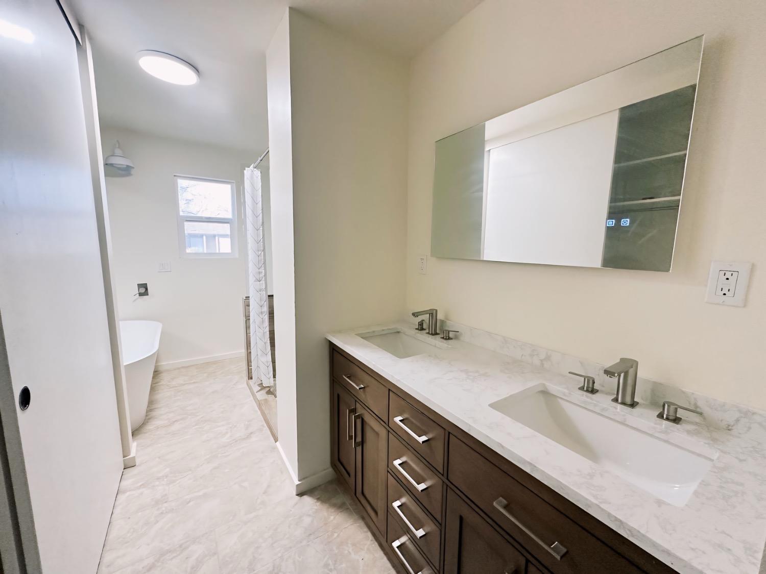 Photo #12: 225057588 Listing: Photo #12