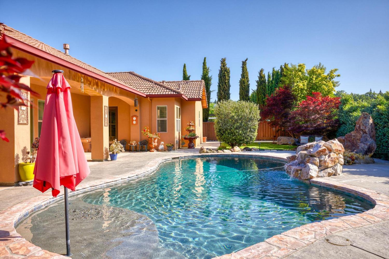 Detail Gallery Image 2 of 93 For 10717 Goldsborough Cir, Oakdale,  CA 95361 - 5 Beds | 5 Baths