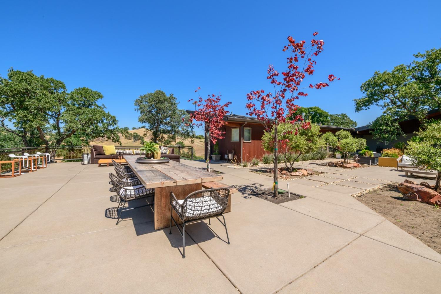 Detail Gallery Image 11 of 99 For 26000 Venada Dr, Winters,  CA 95694 - 5 Beds | 4/1 Baths