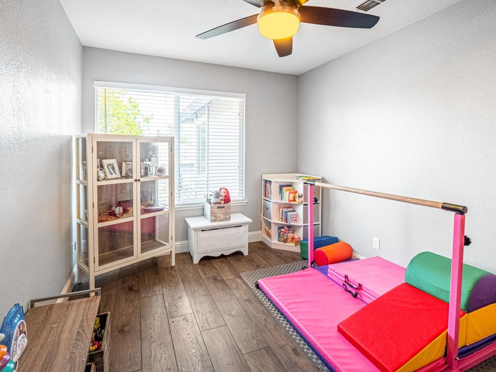 Detail Gallery Image 19 of 47 For 9523 Dunkerrin Way, Elk Grove,  CA 95758 - 3 Beds | 2/1 Baths