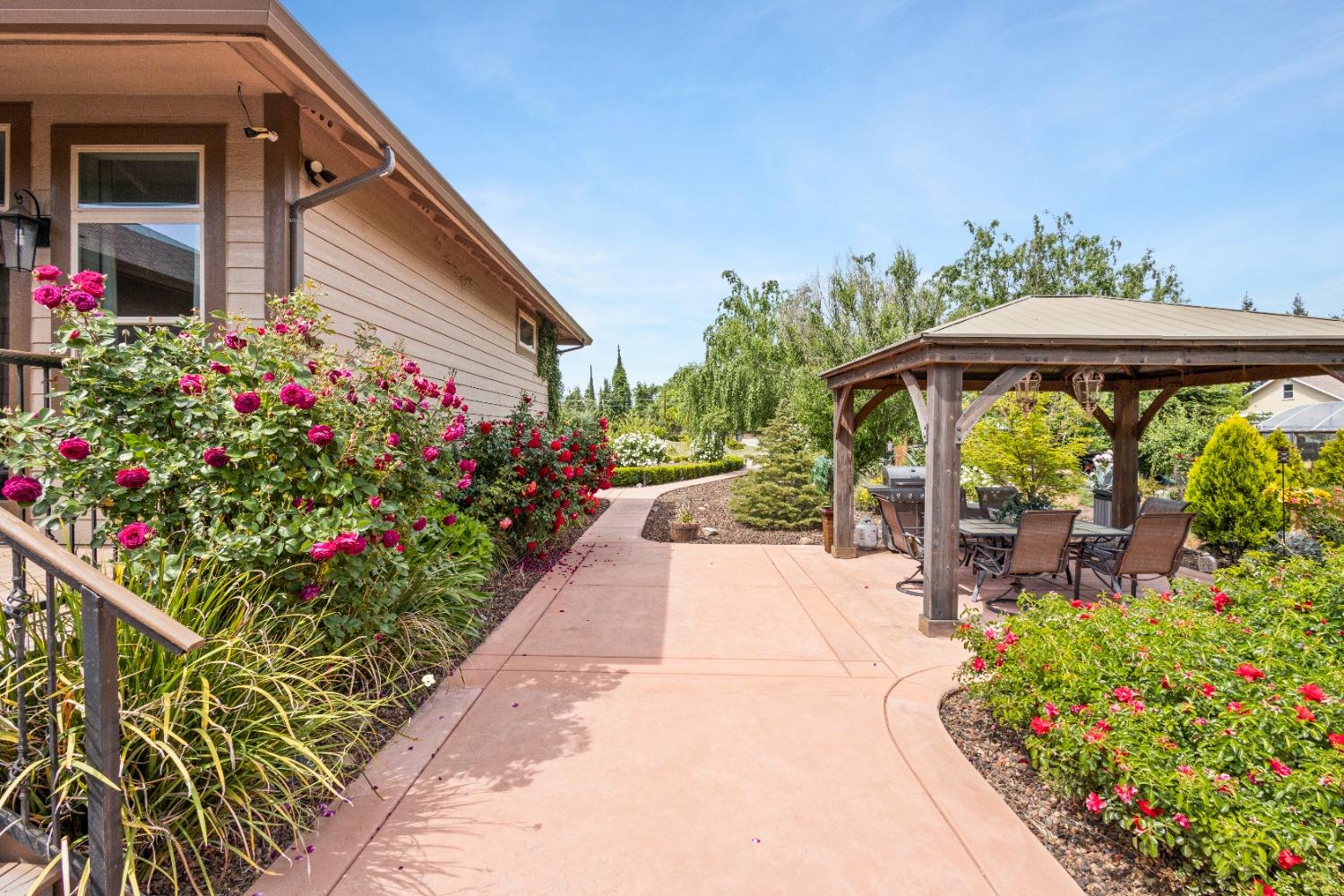 Detail Gallery Image 3 of 84 For 7964 Twin Oaks Ave, Citrus Heights,  CA 95610 - 3 Beds | 2/1 Baths