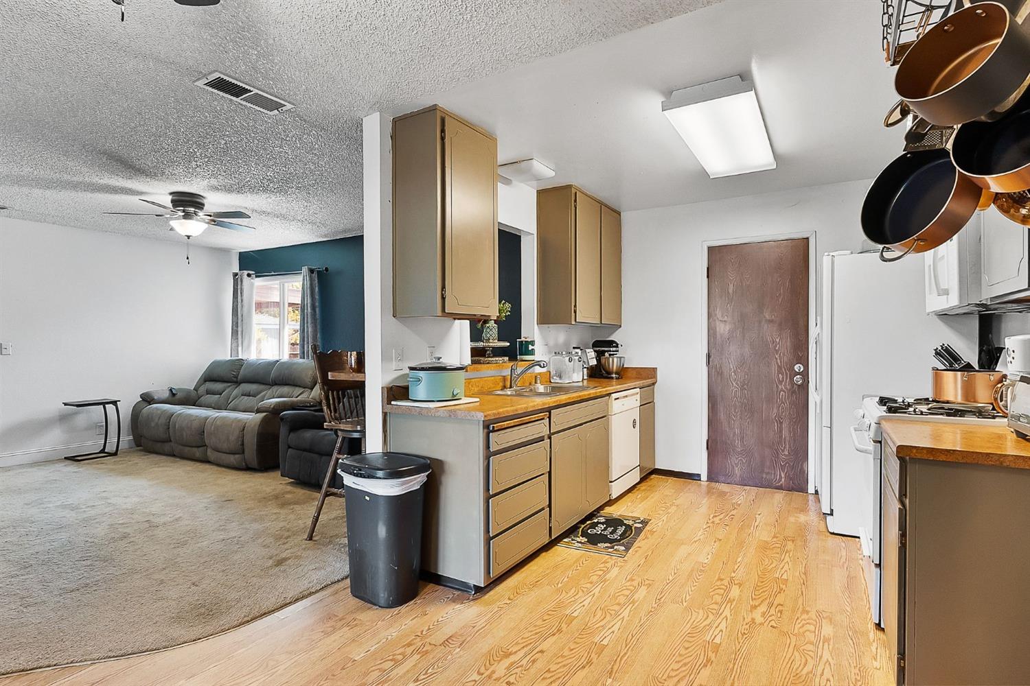 Detail Gallery Image 14 of 43 For 518 Nuner Dr, Ione,  CA 95640 - 3 Beds | 2 Baths