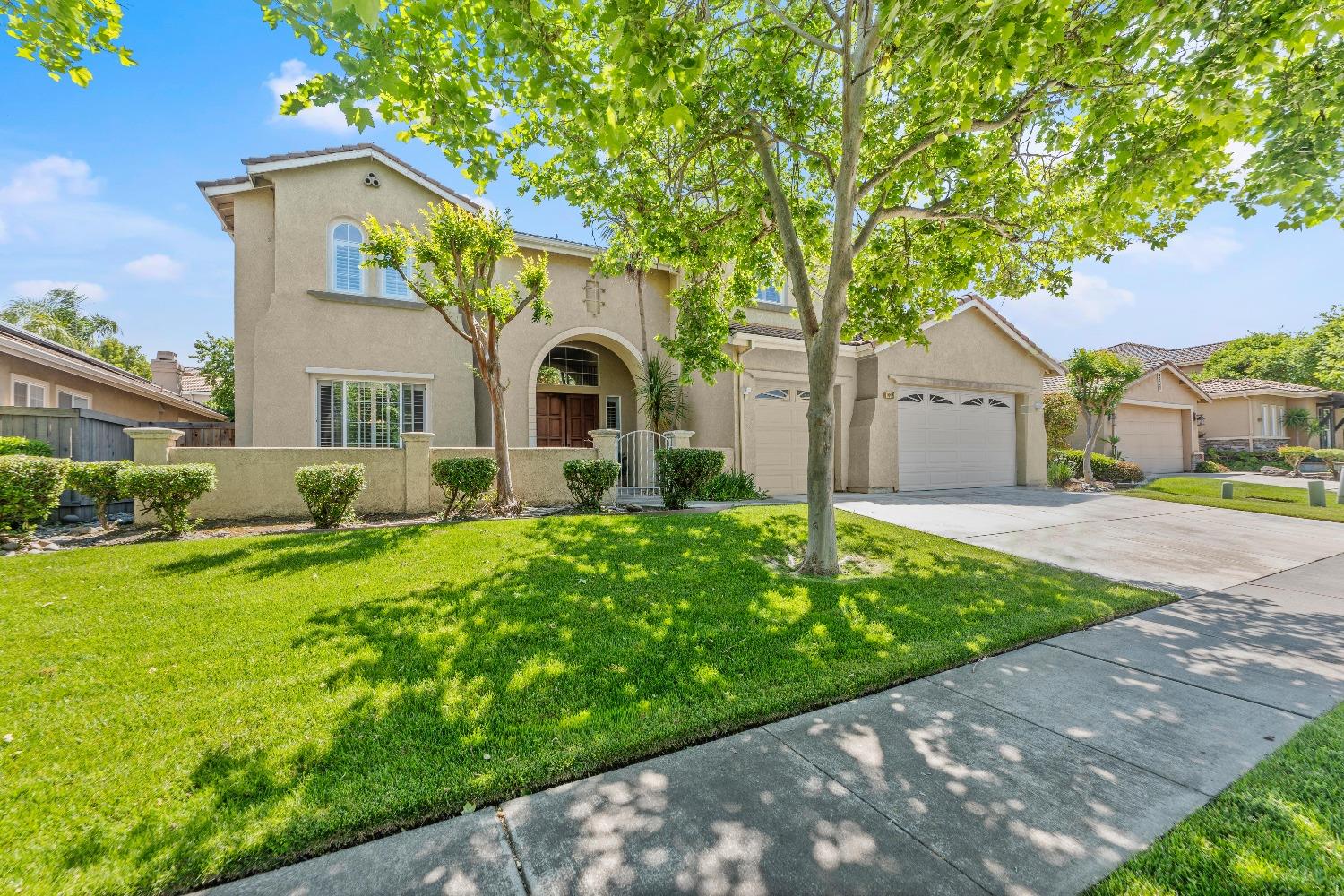 Detail Gallery Image 3 of 74 For 1442 Danbrook Dr, Sacramento,  CA 95835 - 4 Beds | 3 Baths