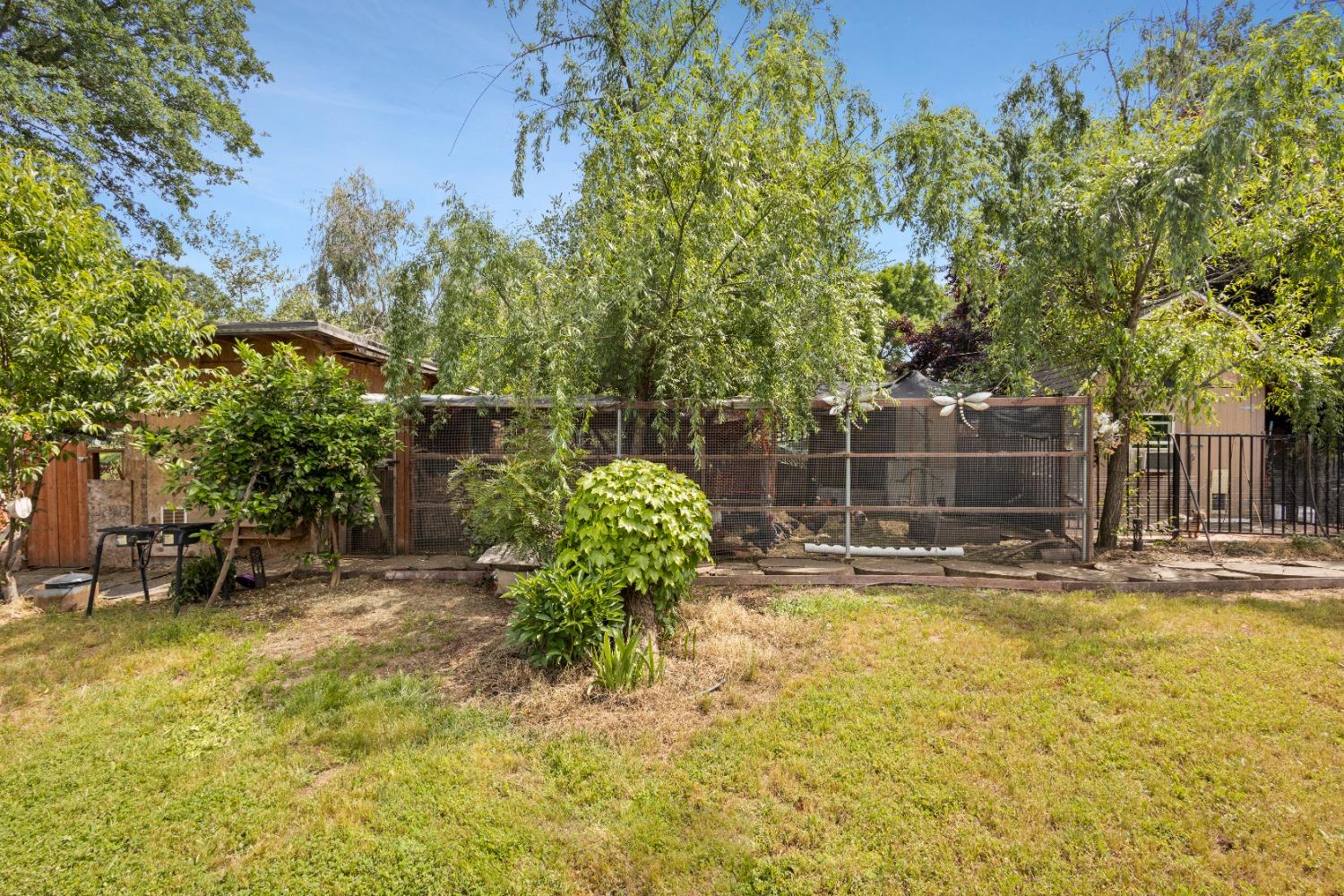 Detail Gallery Image 68 of 84 For 7964 Twin Oaks Ave, Citrus Heights,  CA 95610 - 3 Beds | 2/1 Baths