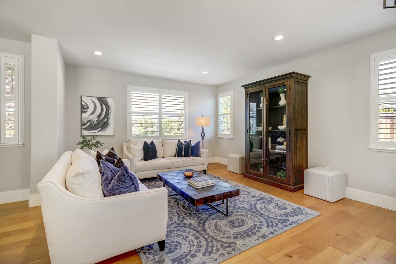 Detail Gallery Image 11 of 86 For 4133 Morningview Way, El Dorado Hills,  CA 95762 - 5 Beds | 3 Baths