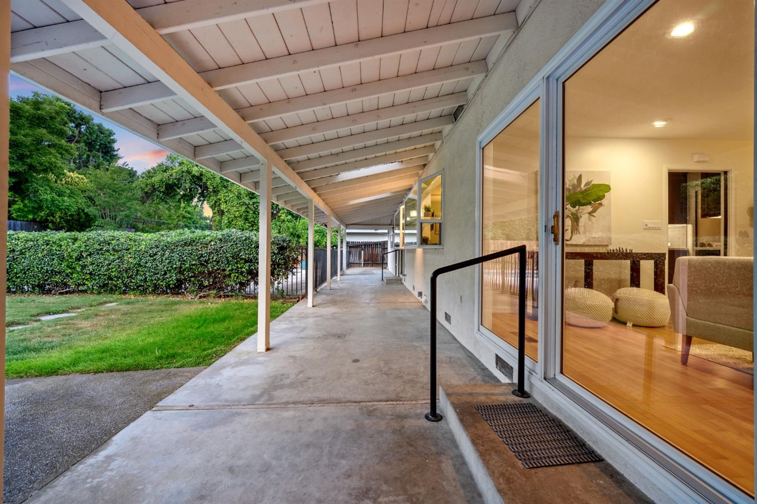 Detail Gallery Image 41 of 65 For 2751 American River Dr, Sacramento,  CA 95864 - 4 Beds | 3 Baths