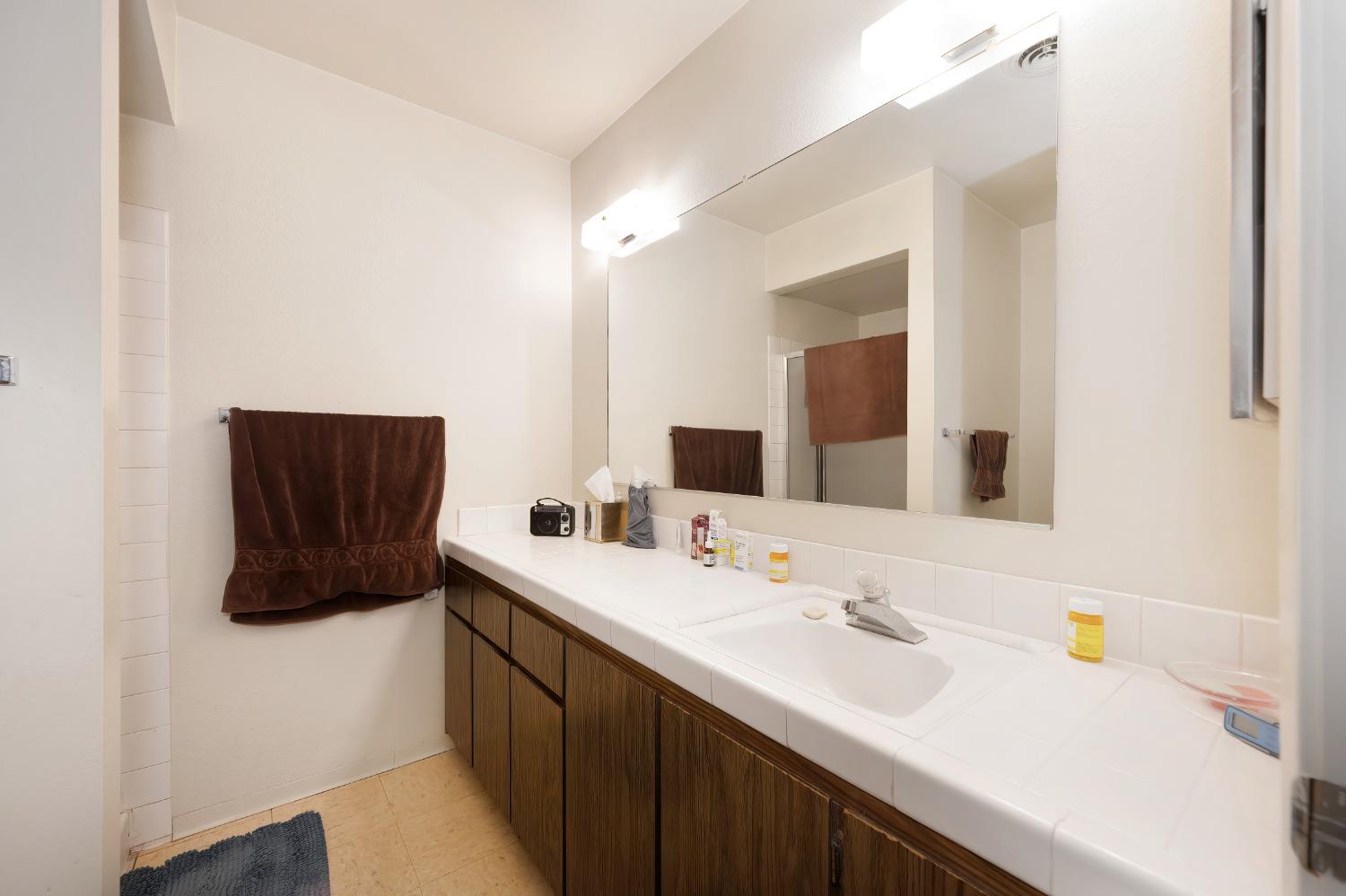 Detail Gallery Image 46 of 61 For 2473 American River Dr, Sacramento,  CA 95825 - – Beds | – Baths