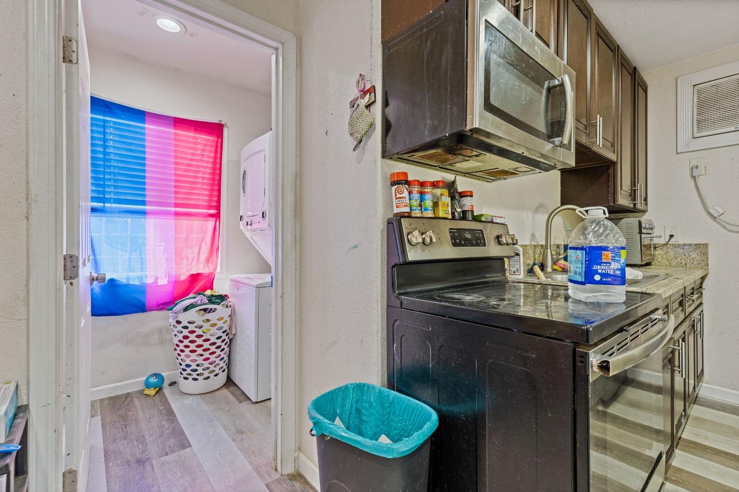 Detail Gallery Image 23 of 26 For 610 El Camino Ave, Sacramento,  CA 95815 - 5 Beds | 3 Baths