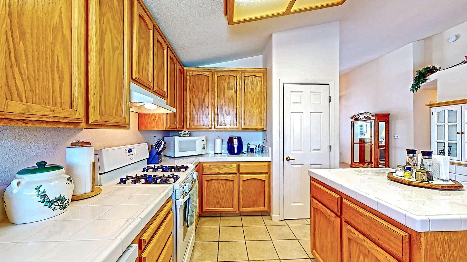 Detail Gallery Image 16 of 35 For 6007 Lenay Way, Riverbank,  CA 95367 - 3 Beds | 2 Baths