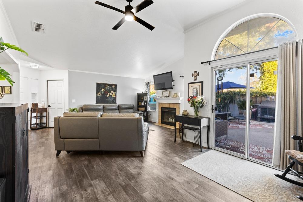 Detail Gallery Image 18 of 45 For 9524 Dunkerrin Way, Elk Grove,  CA 95758 - 3 Beds | 2 Baths