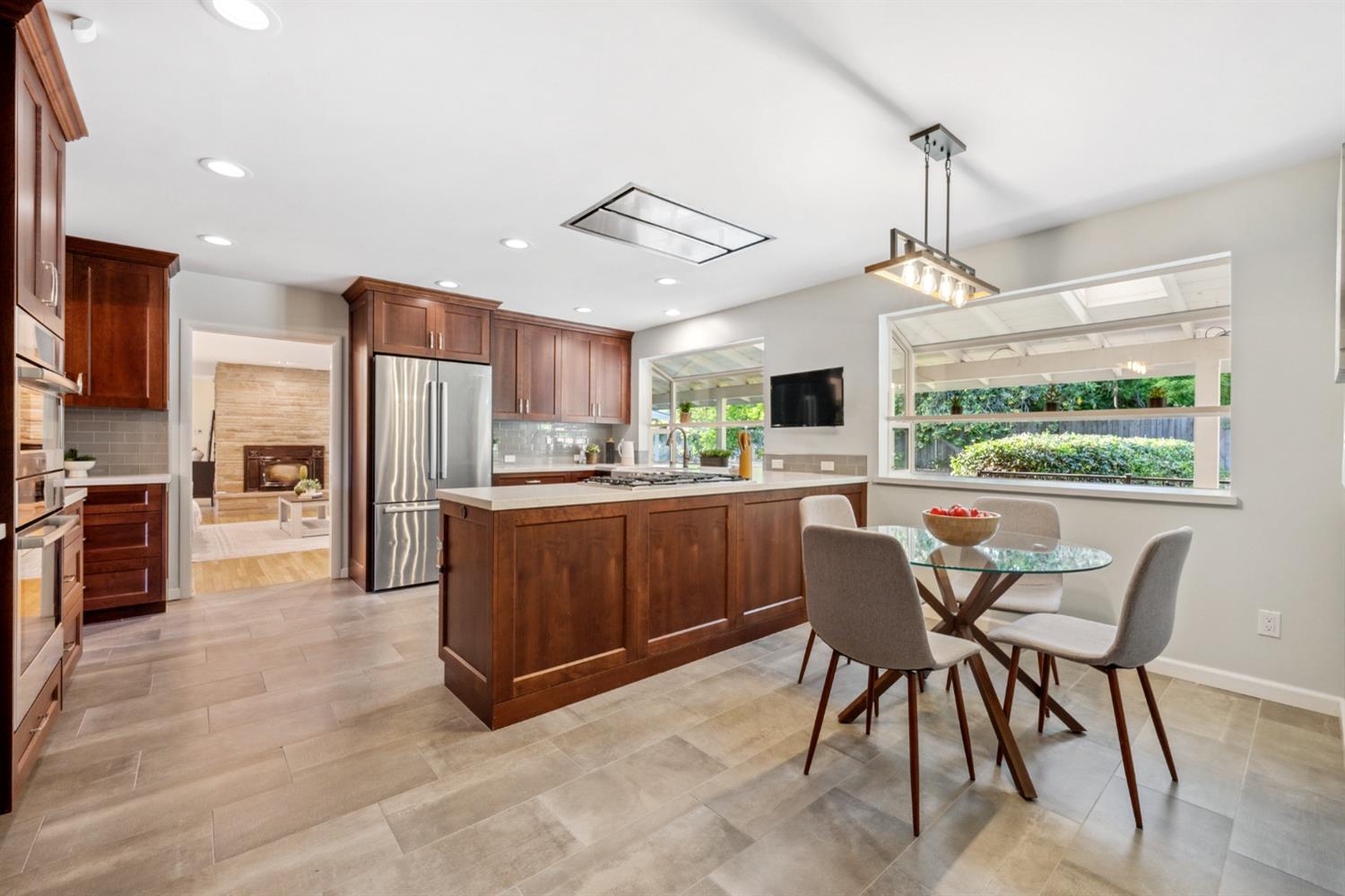 Detail Gallery Image 21 of 65 For 2751 American River Dr, Sacramento,  CA 95864 - 4 Beds | 3 Baths