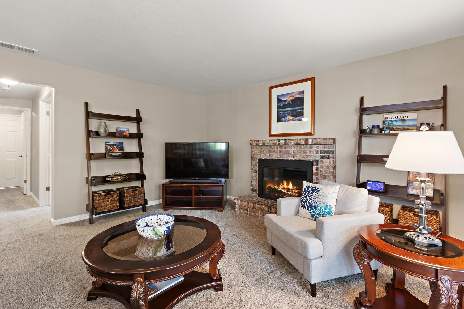 Detail Gallery Image 19 of 56 For 19 Green Mist Ct, Sacramento,  CA 95831 - 4 Beds | 3 Baths