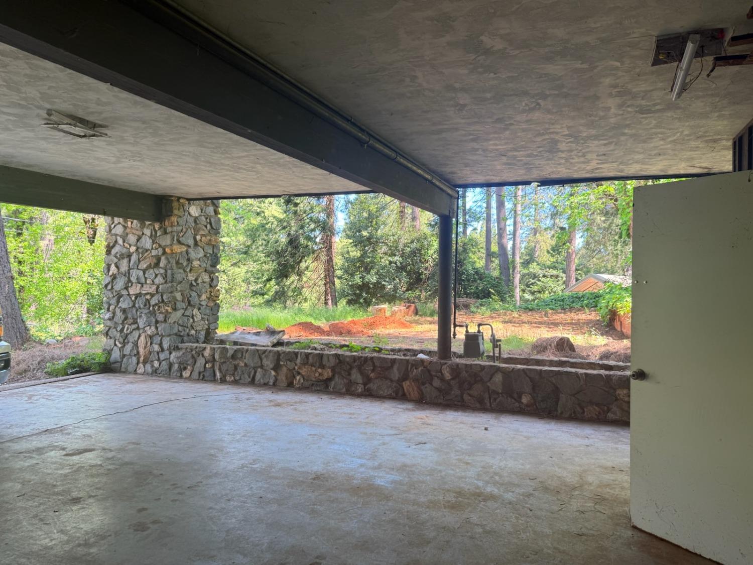 Hanging Wall Drive, Grass Valley, California image 21