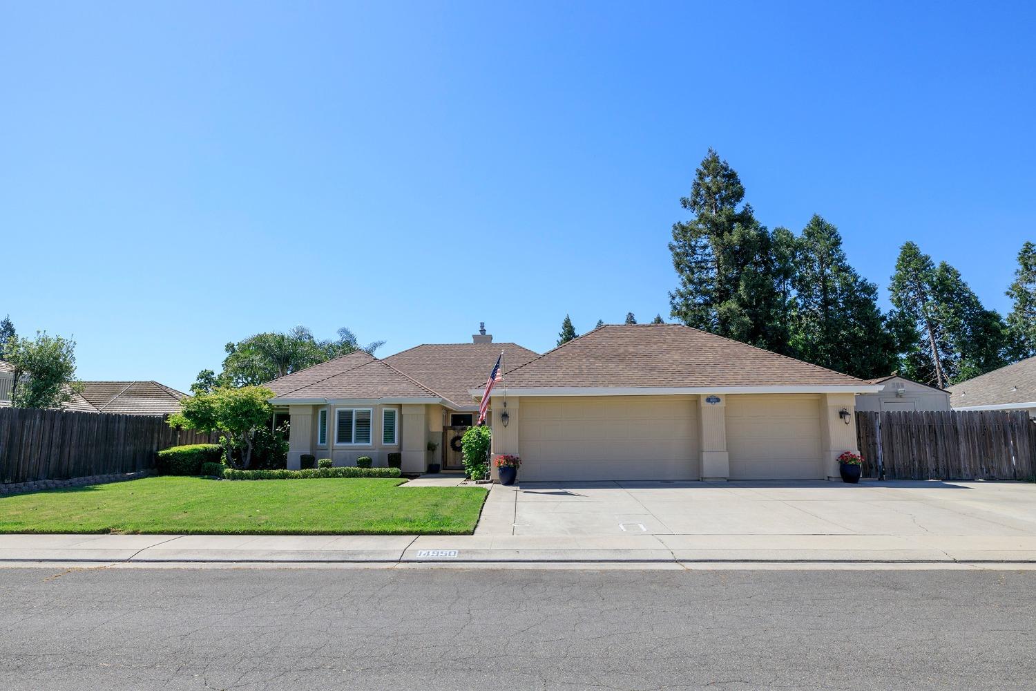 Detail Gallery Image 2 of 62 For 14950 Manzanita Way, Lockeford,  CA 95237 - 4 Beds | 2 Baths