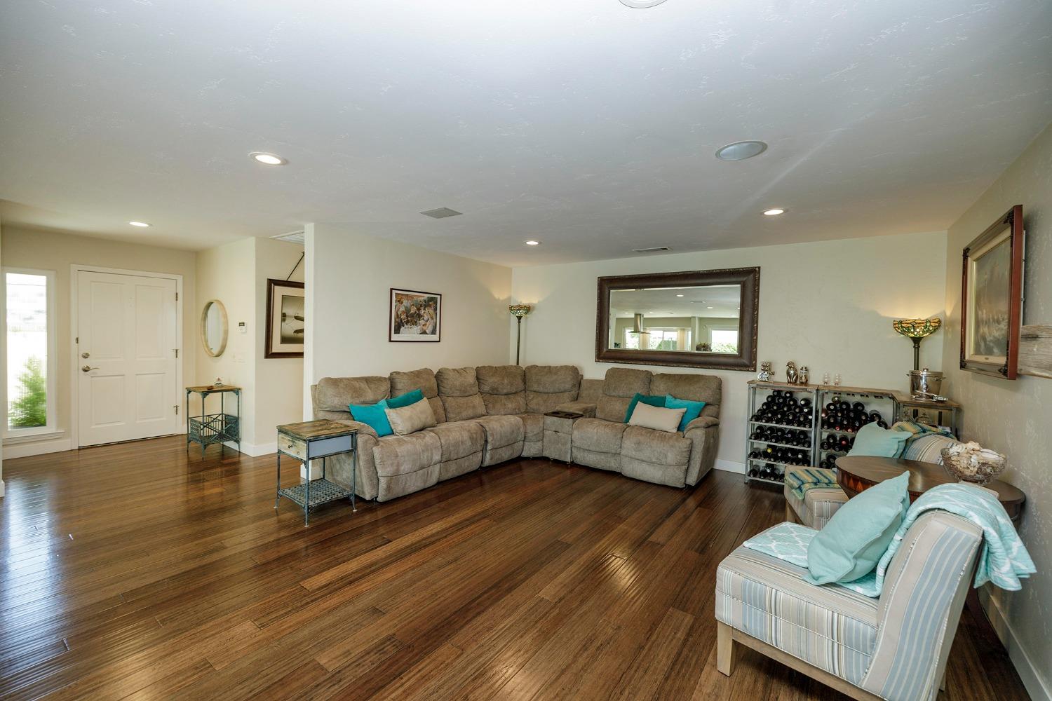 Detail Gallery Image 12 of 62 For 14950 Manzanita Way, Lockeford,  CA 95237 - 4 Beds | 2 Baths