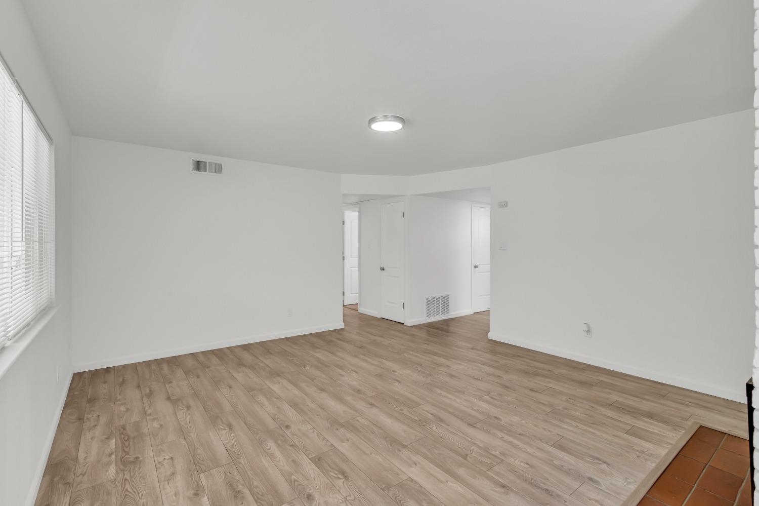 Detail Gallery Image 14 of 56 For 5418 Canfield Ave, Carmichael,  CA 95608 - 3 Beds | 2 Baths