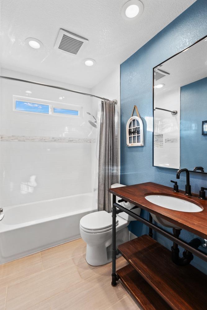 Detail Gallery Image 33 of 47 For 9523 Dunkerrin Way, Elk Grove,  CA 95758 - 3 Beds | 2/1 Baths