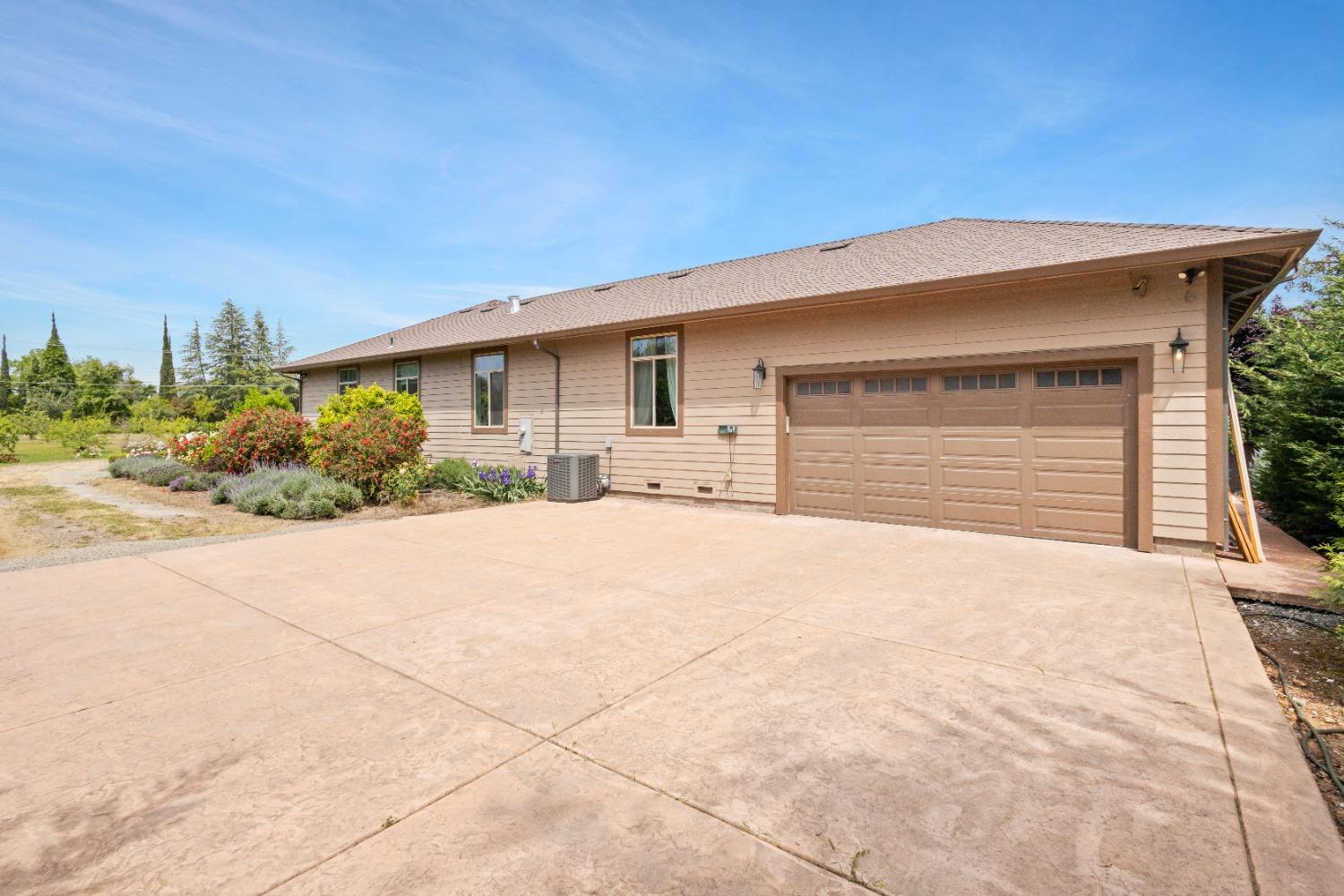 Detail Gallery Image 9 of 84 For 7964 Twin Oaks Ave, Citrus Heights,  CA 95610 - 3 Beds | 2/1 Baths