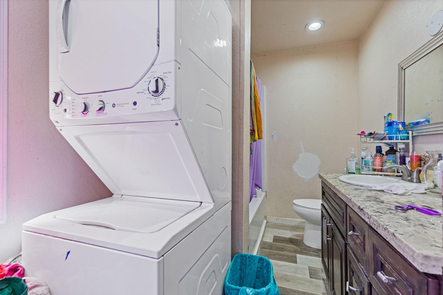 Detail Gallery Image 24 of 26 For 610 El Camino Ave, Sacramento,  CA 95815 - 5 Beds | 3 Baths