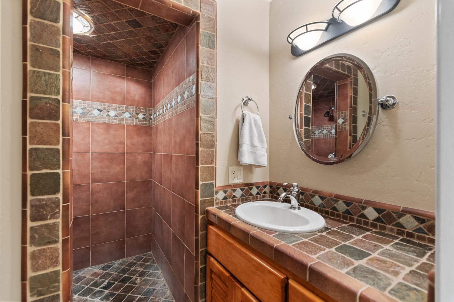 Detail Gallery Image 38 of 99 For 4010 Pretense Ct, Fair Oaks,  CA 95628 - 3 Beds | 3/1 Baths
