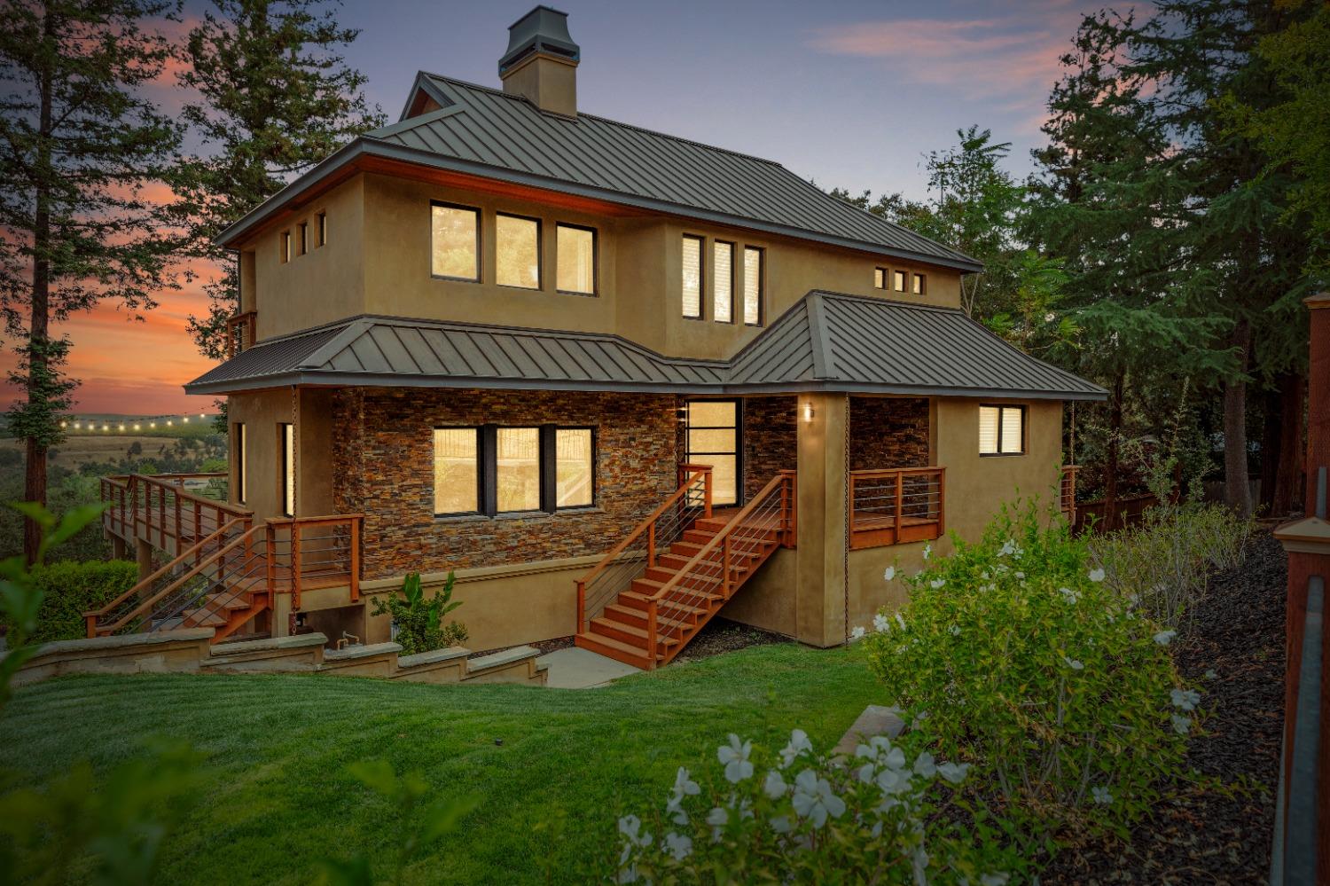 Detail Gallery Image 1 of 55 For 10008 River Oak Cir, Oakdale,  CA 95361 - 5 Beds | 3/1 Baths