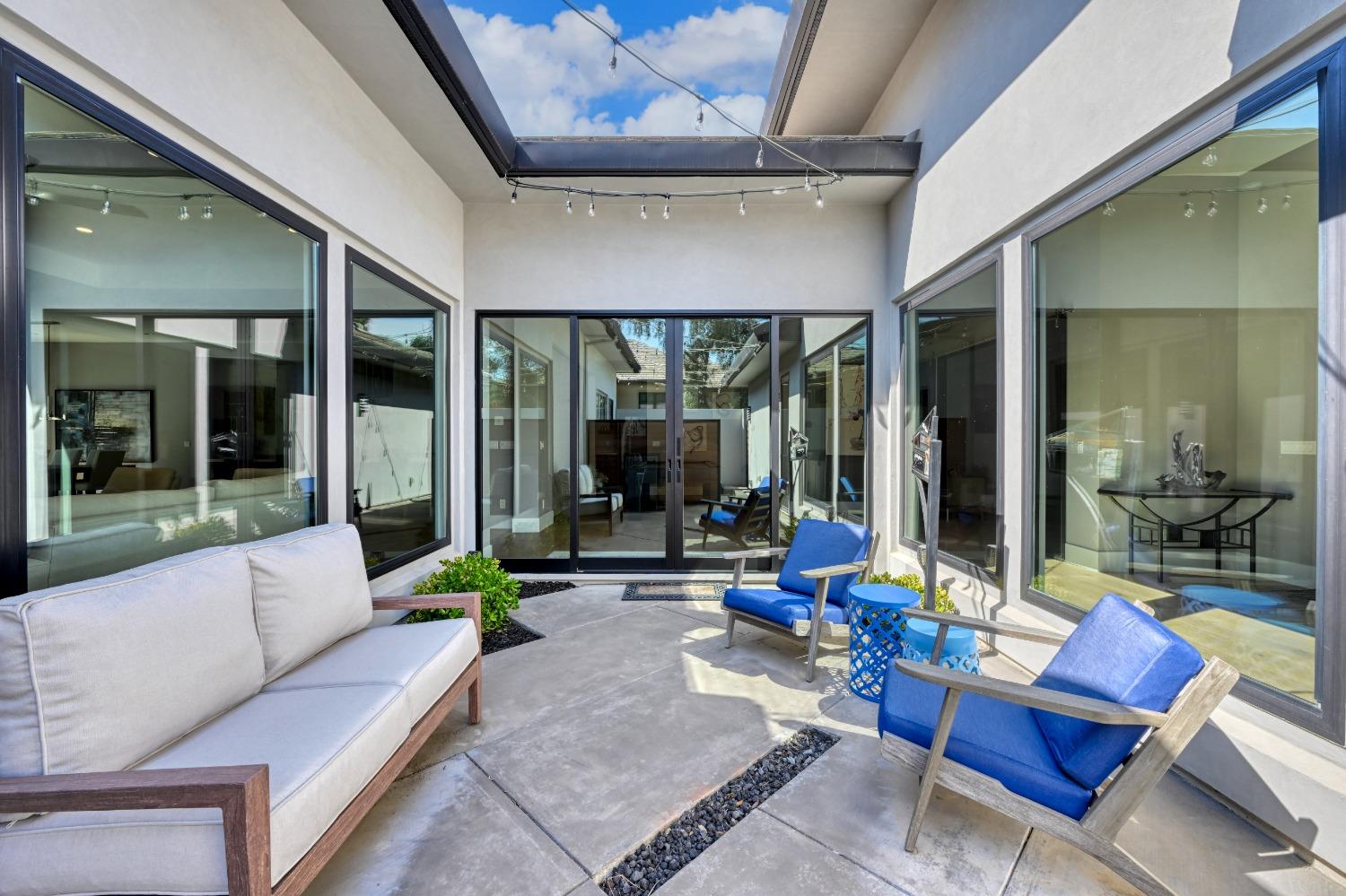 Detail Gallery Image 19 of 73 For 8452 Jomar Ln, Fair Oaks,  CA 95628 - 4 Beds | 4/1 Baths