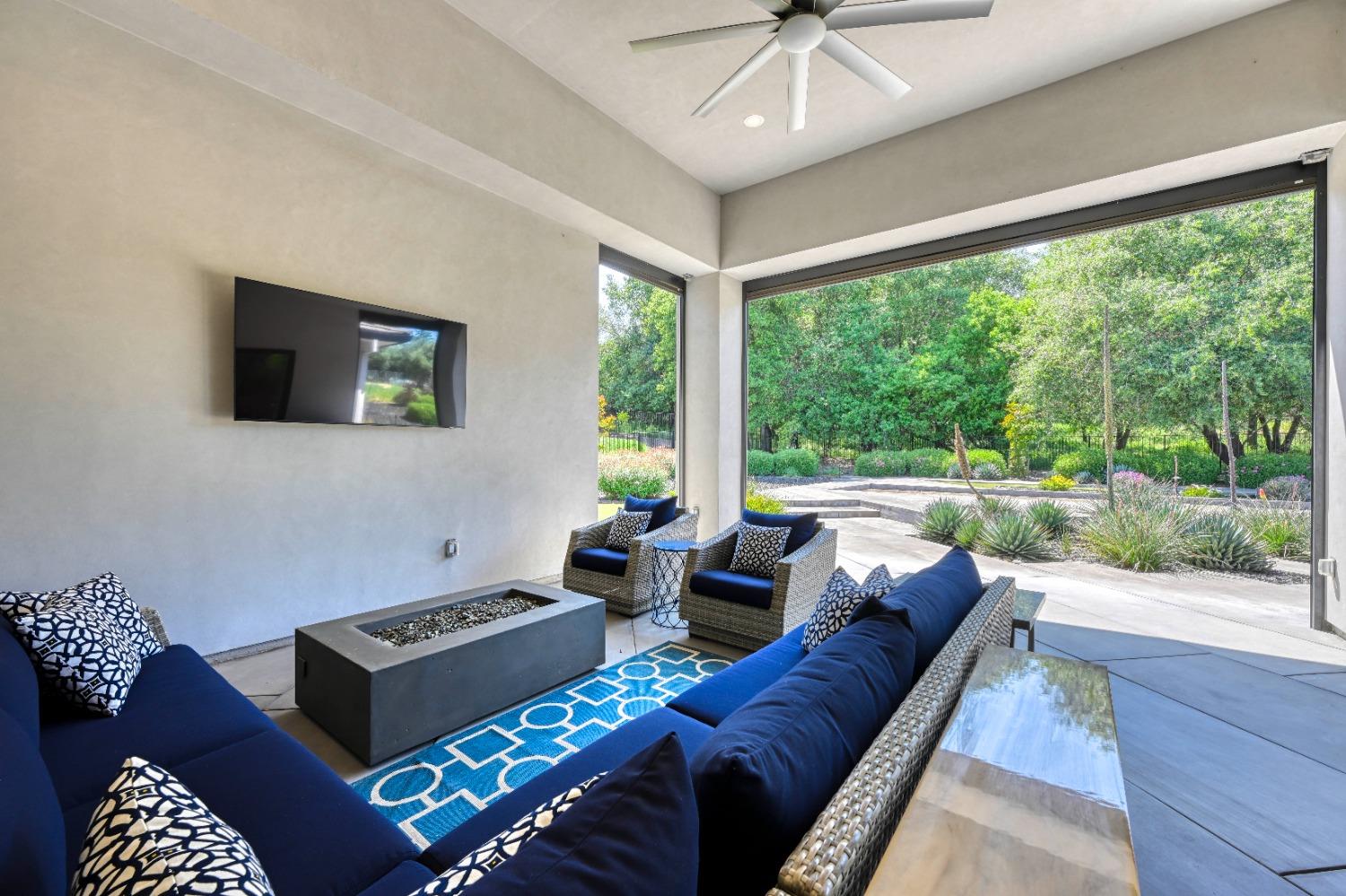 Detail Gallery Image 48 of 73 For 8452 Jomar Ln, Fair Oaks,  CA 95628 - 4 Beds | 4/1 Baths