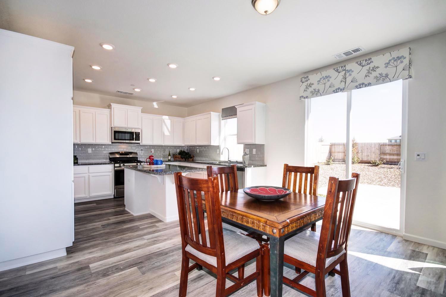 Detail Gallery Image 8 of 25 For 3520 Alberghini St, Sacramento,  CA 95838 - 3 Beds | 2/1 Baths
