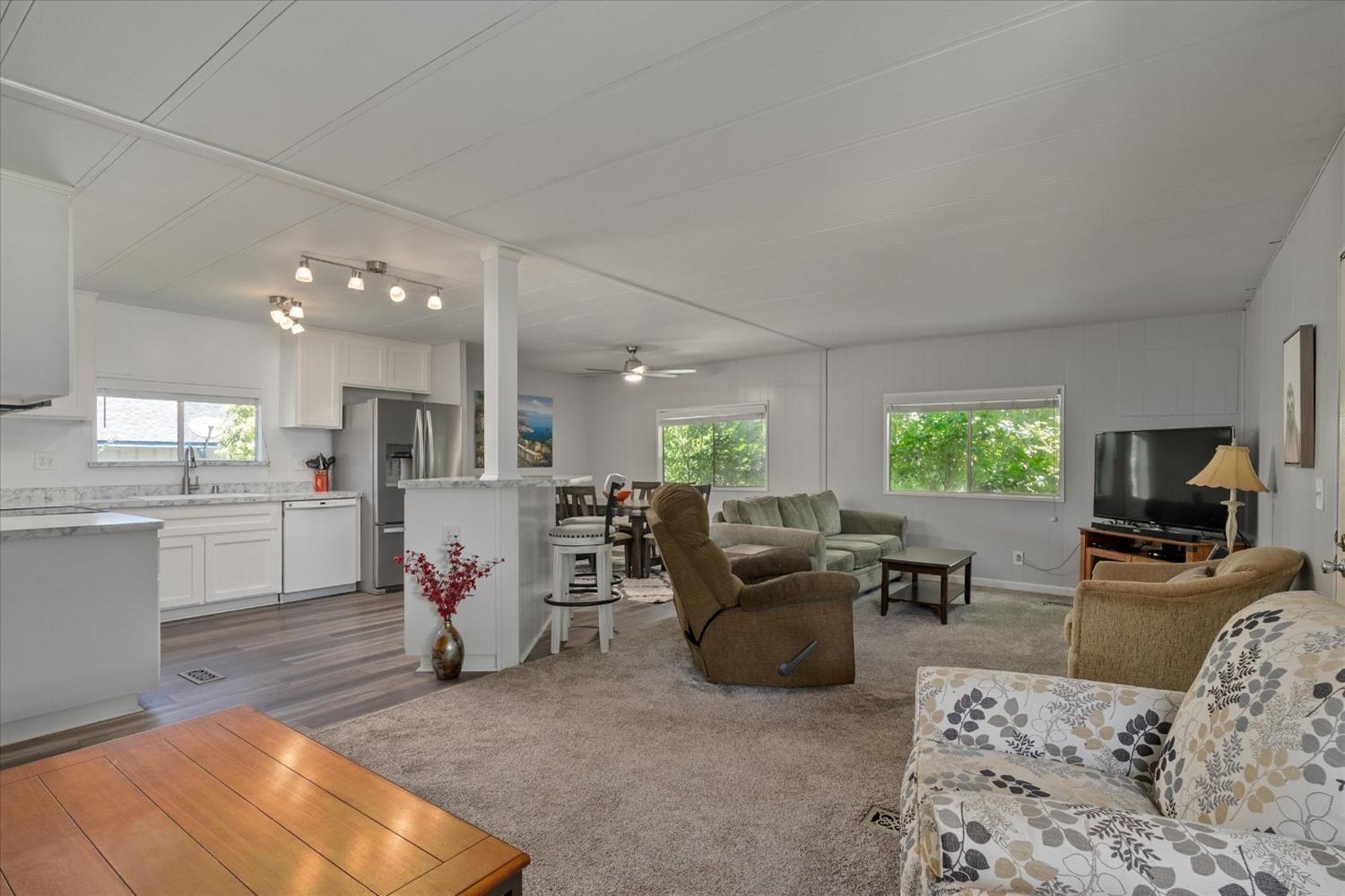 Detail Gallery Image 6 of 38 For 556 D St, Biggs,  CA 95917 - 3 Beds | 2 Baths